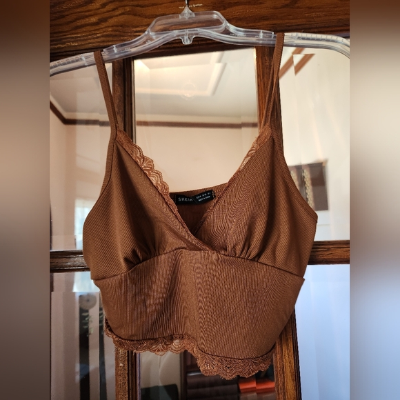 Crop top - Picture 1 of 3